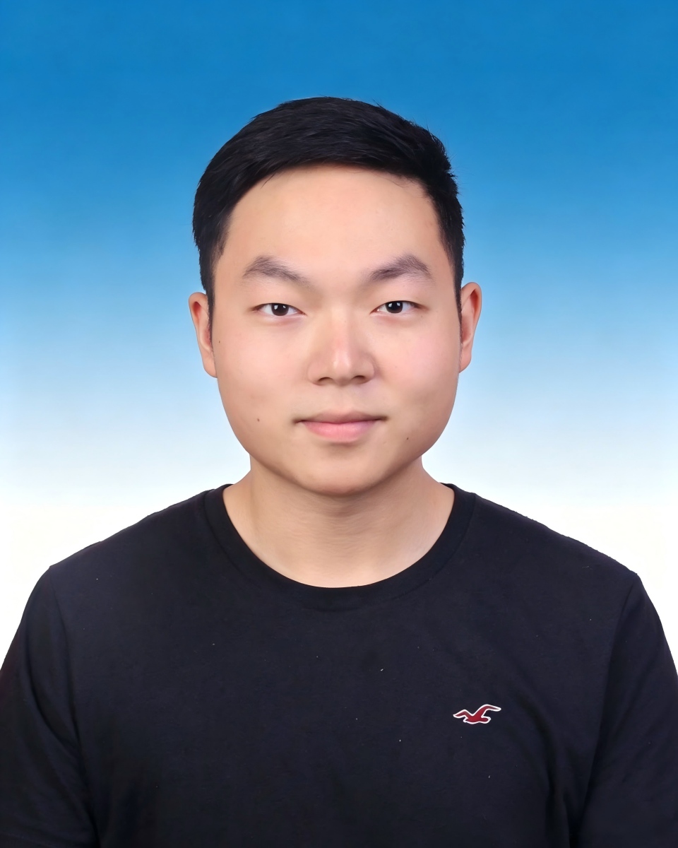 留学生综合事务管理科副科长：杨昱清